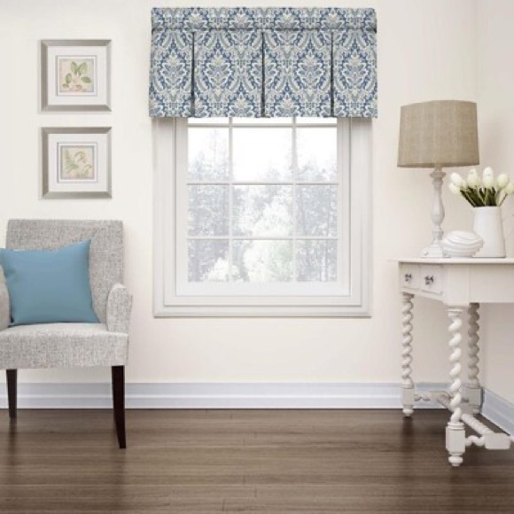 Waverly Donnington 18-in Cornflower Cotton 2/ Rod Pocket Valance - Picture 4 of 9